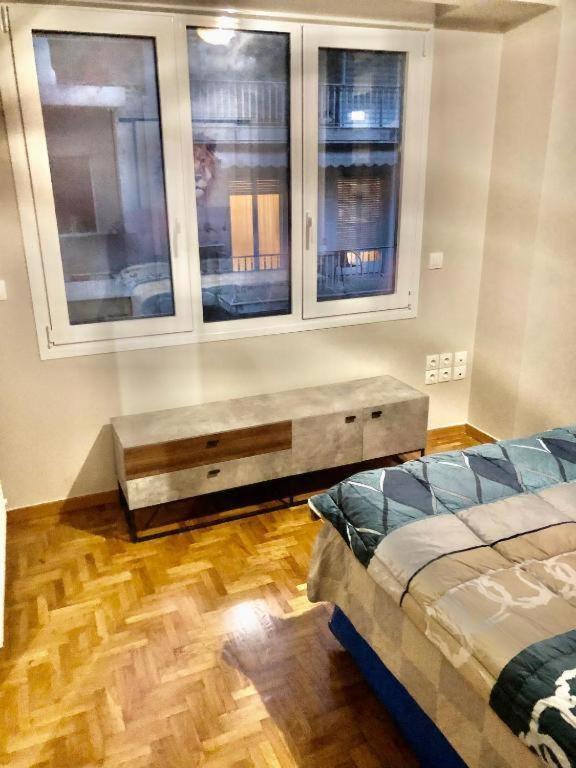 Economy Shared Apartment B In Central アテネ エクステリア 写真